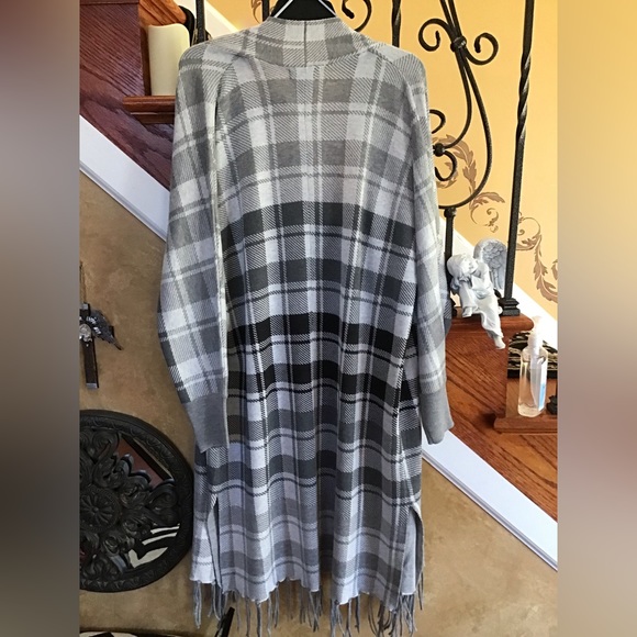 Rachel Zoe Black And Grey Plaid Long Sleeve Duster/Jacket With Fringe Size S - Picture 3 of 11